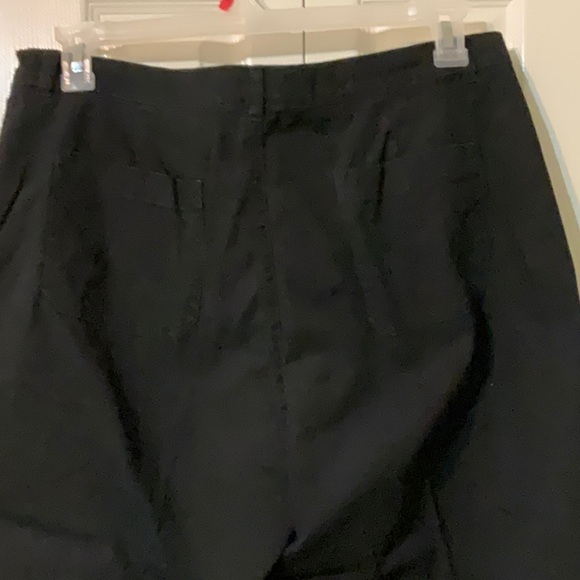 Gloria Vanderbilt Black Capri - Picture 3 of 10